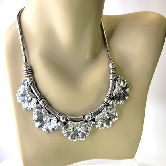Antique Style Flower Sculpture Choker Bib Necklace STATEMENT BIB Necklace - Picture 2 of 13